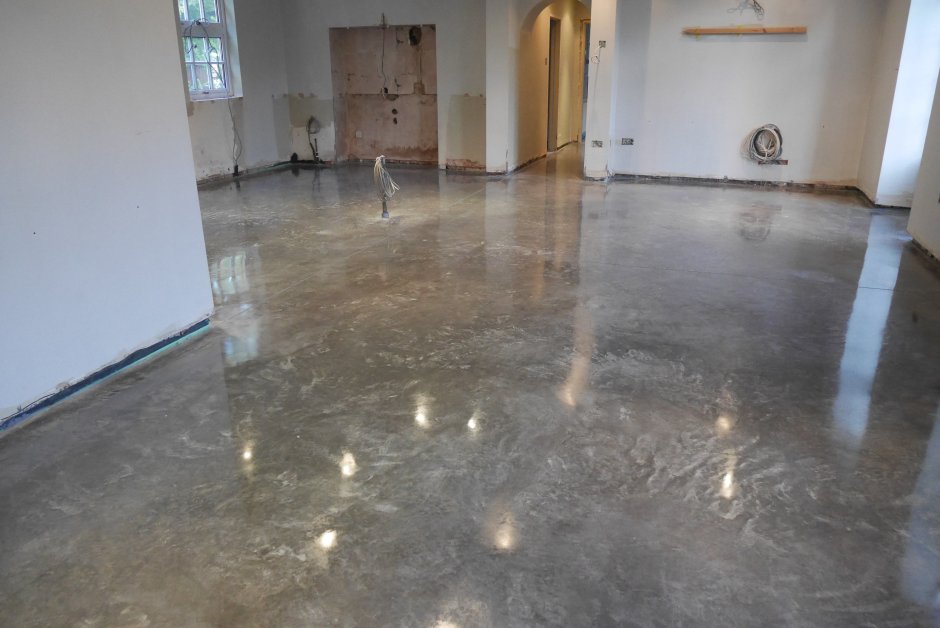 Полированный бетонный пол в квартире