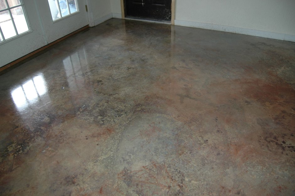 Окрашенный бетонный пол