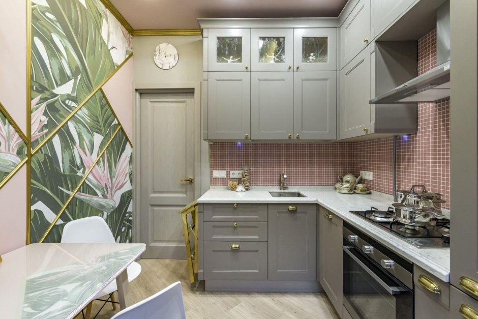 Кухня 7кв м в панельном доме Неоклассика