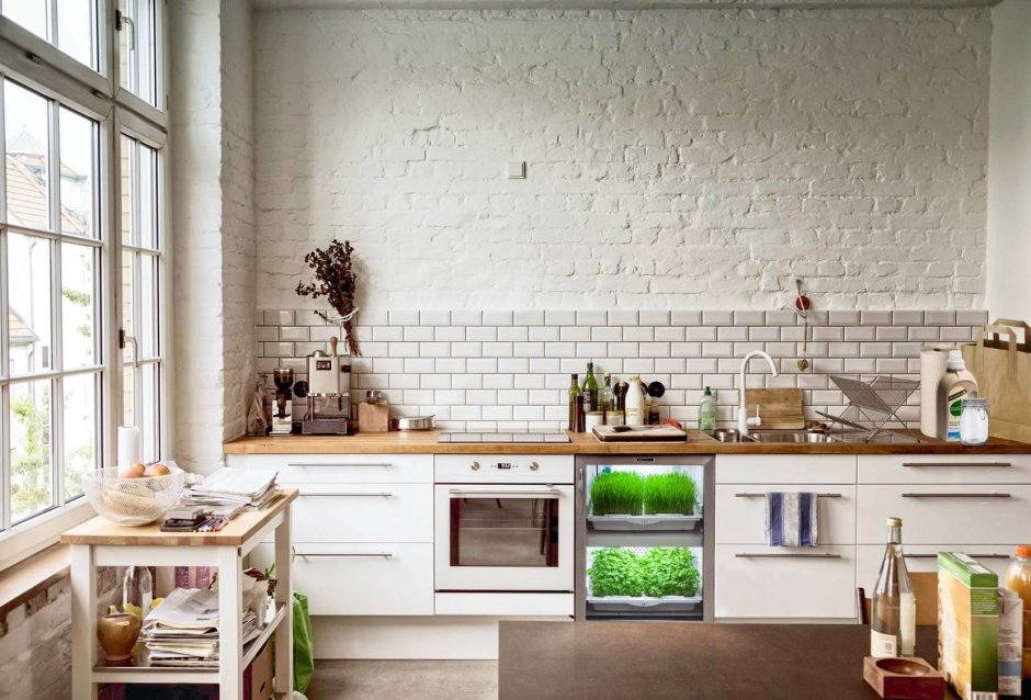 Кухни без верхних ящиков в скандинавском стиле