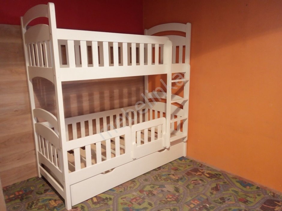 Кровать чердак с кроваткой для новорожденных
