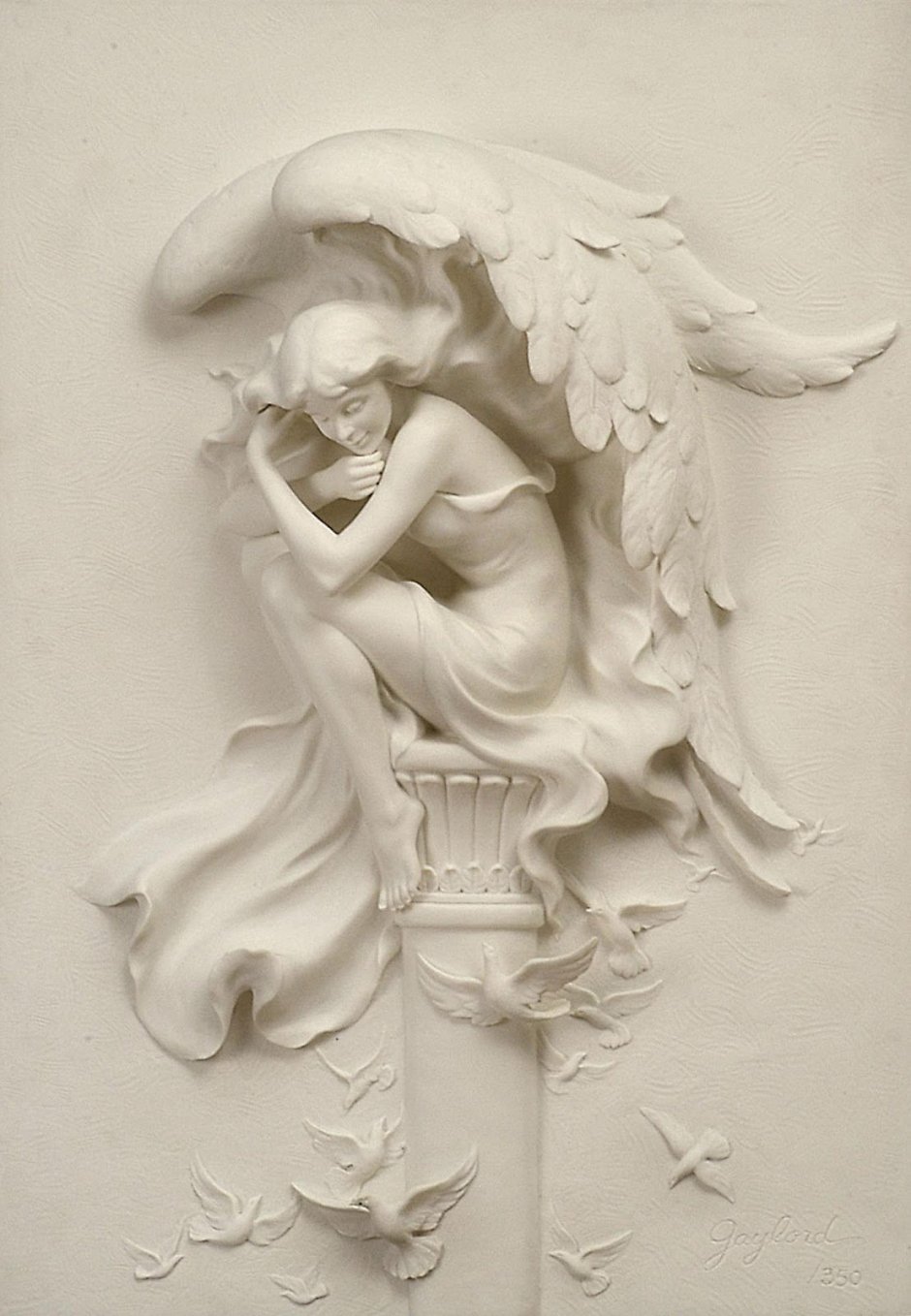 Декор лепнины золотом