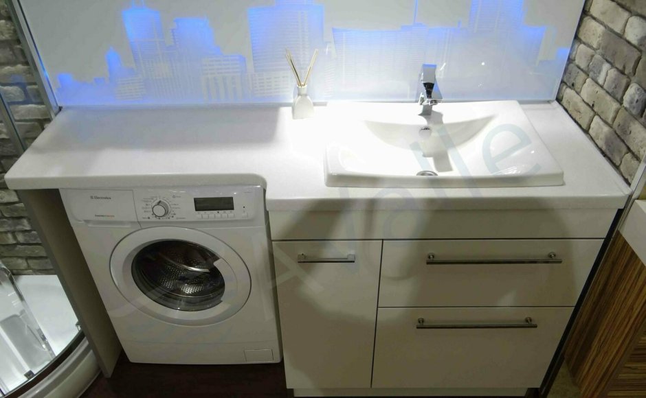 Напольный ящик с выдвижной полкой Electrolux e6whped3