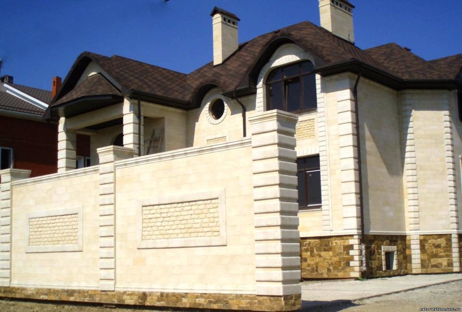 Одноэтажный дом из дагестанского камня