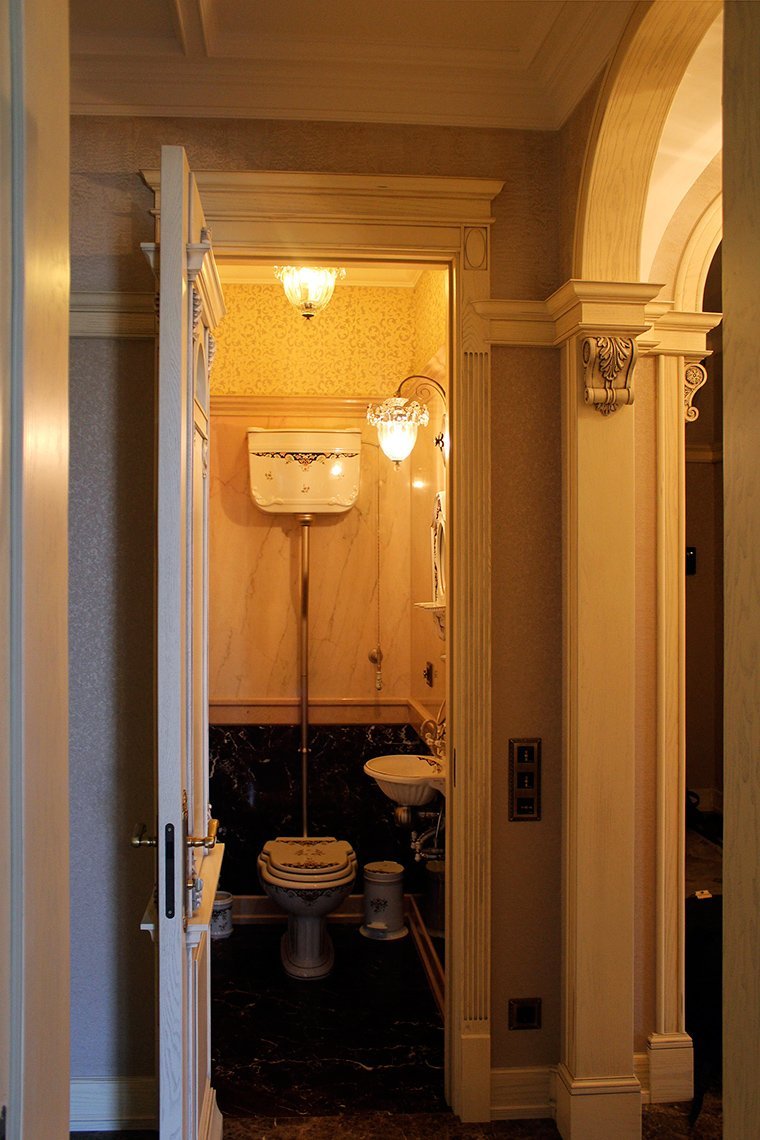 Туалет в коридоре