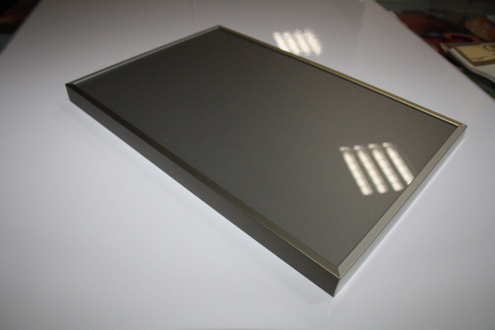 Черная алюминиевая рамка. Профиль рамочный f1-31. Профиль рамочный z1. Алюминиевый профиль z4 шампань стекло бронза. Luminor профиль рамочный в459.