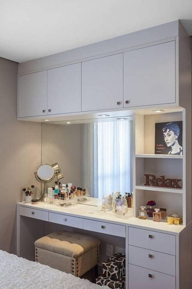 Шкаф с туалетным столиком