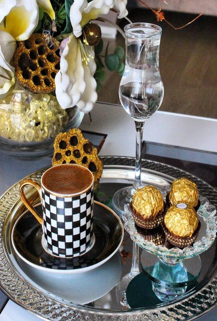 Красивые кофейные чашки