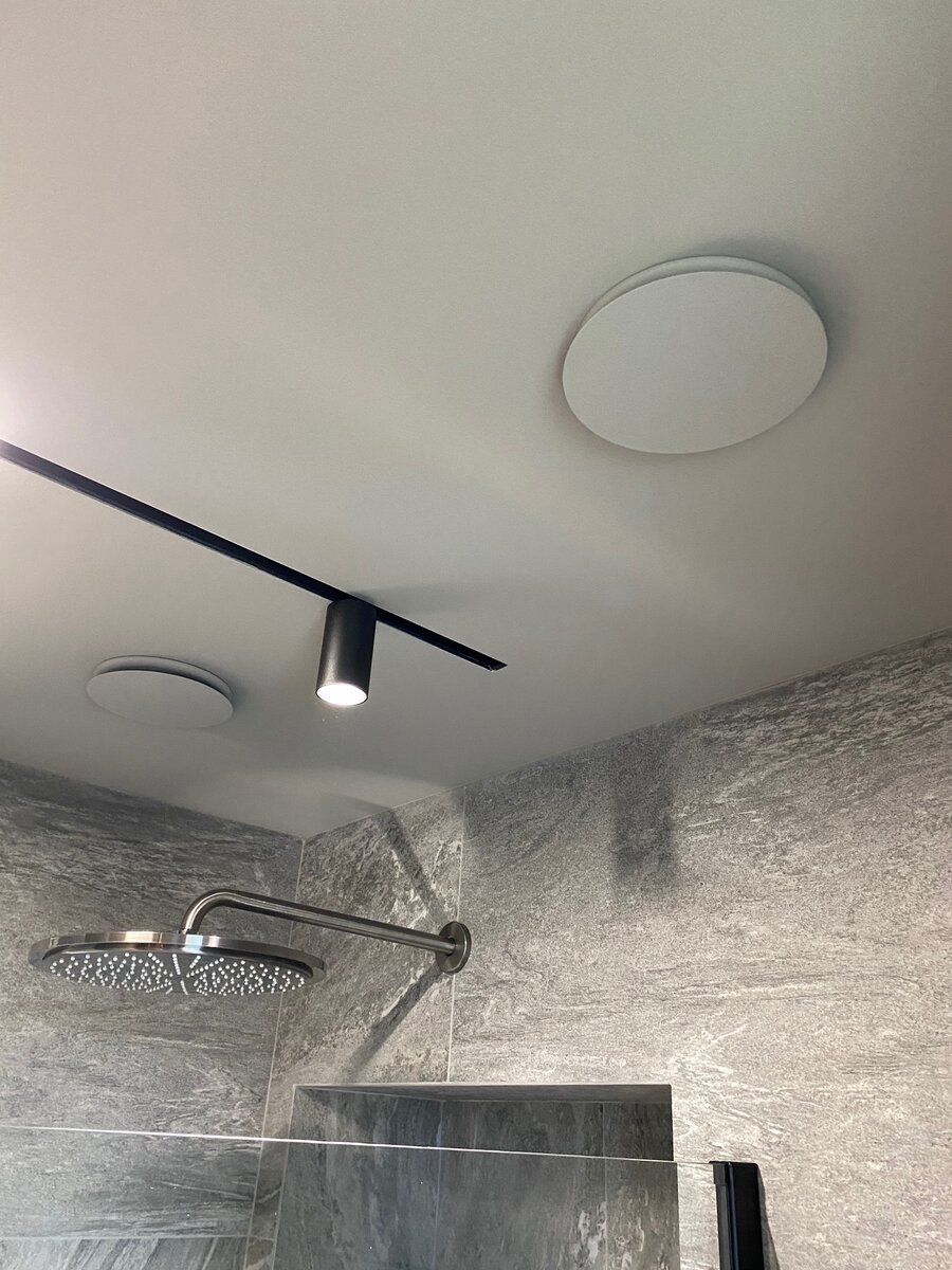 Скрытый вентилятор в натяжном потолке