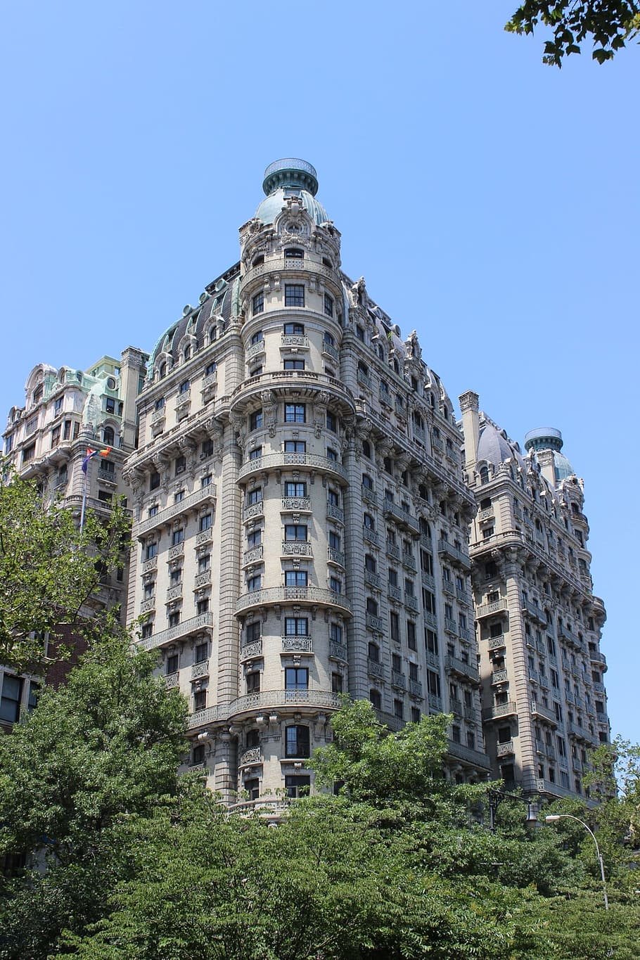 Бартоломью здание в Нью-Йорке с горгульями