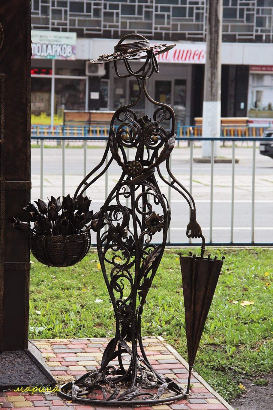 Аллея кованных фигур Луганск
