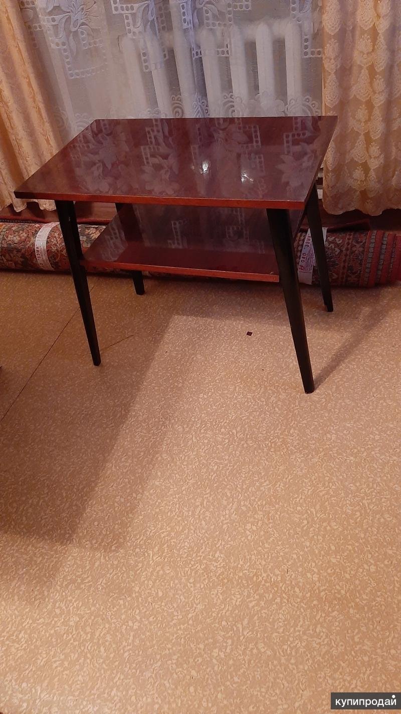 Стол лакированный советский