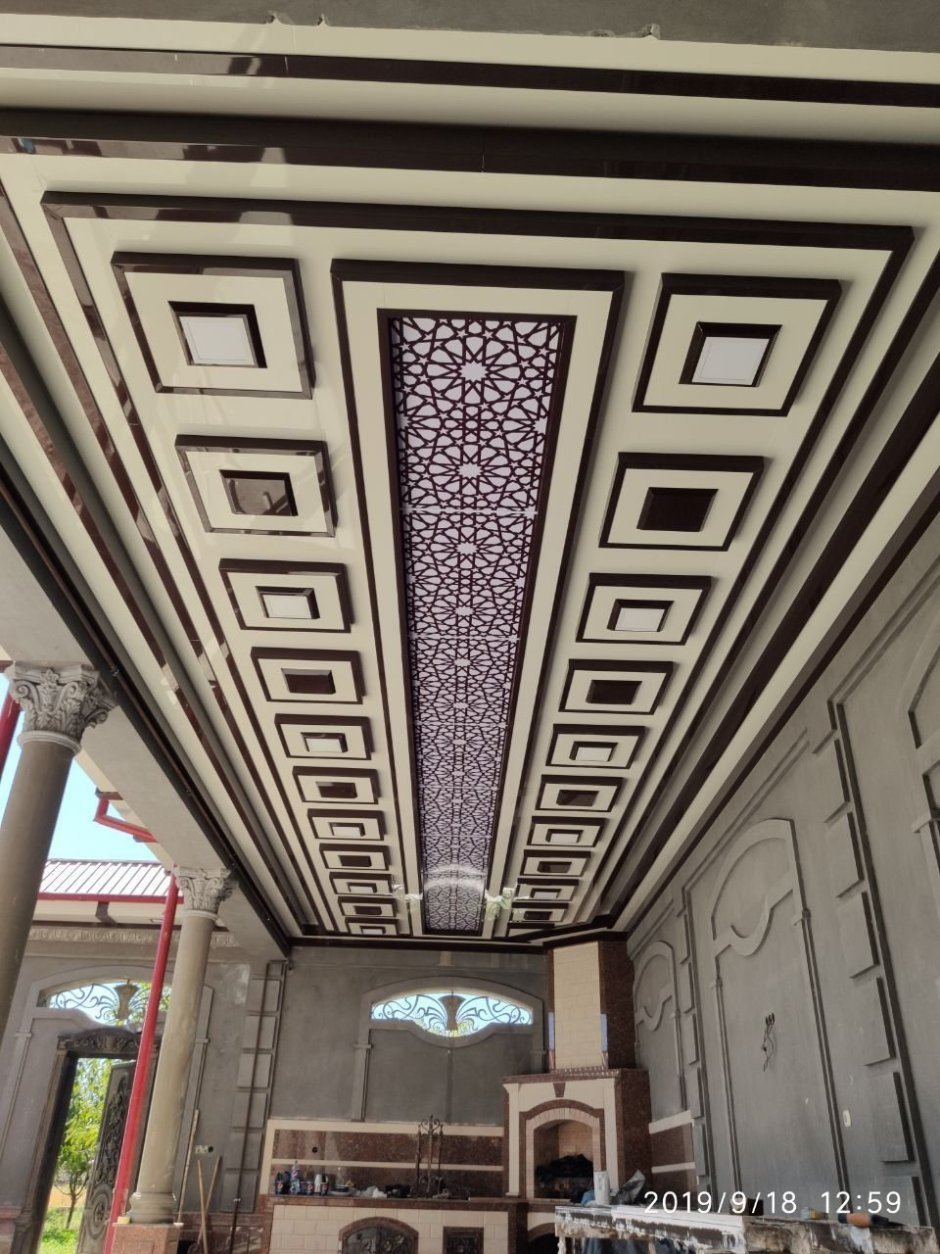 Травертин потолок