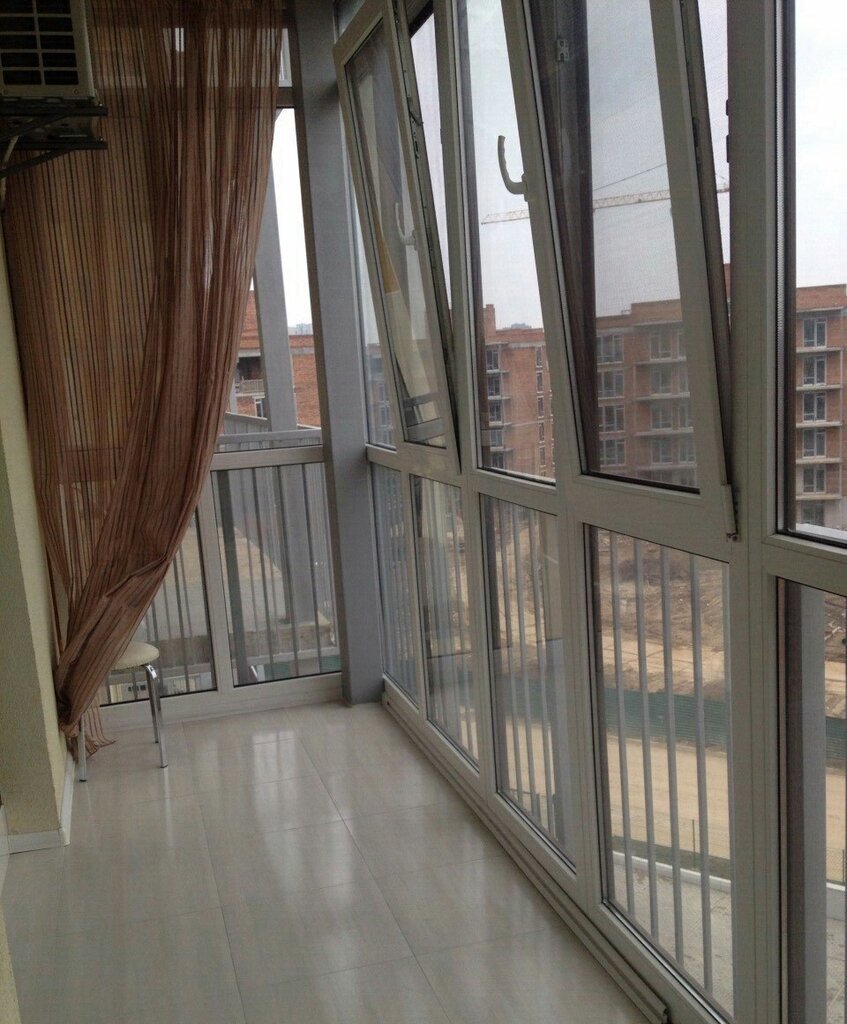 Французское остекление балкона Рехау