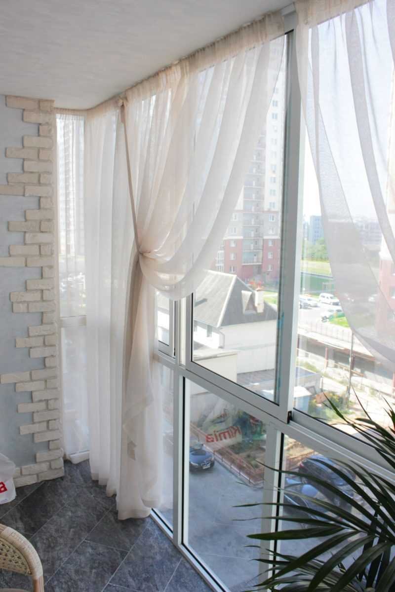Шторы на лоджию с панорамным остеклением