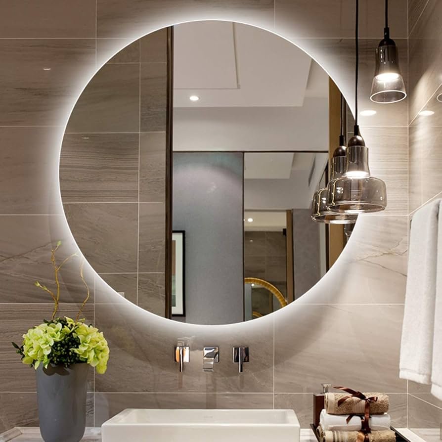 Ванная с круглым зеркалом