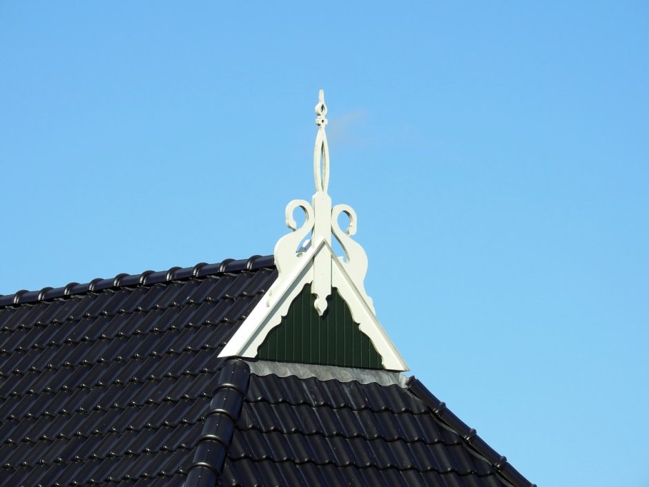 Декоративный шпиль на крыше