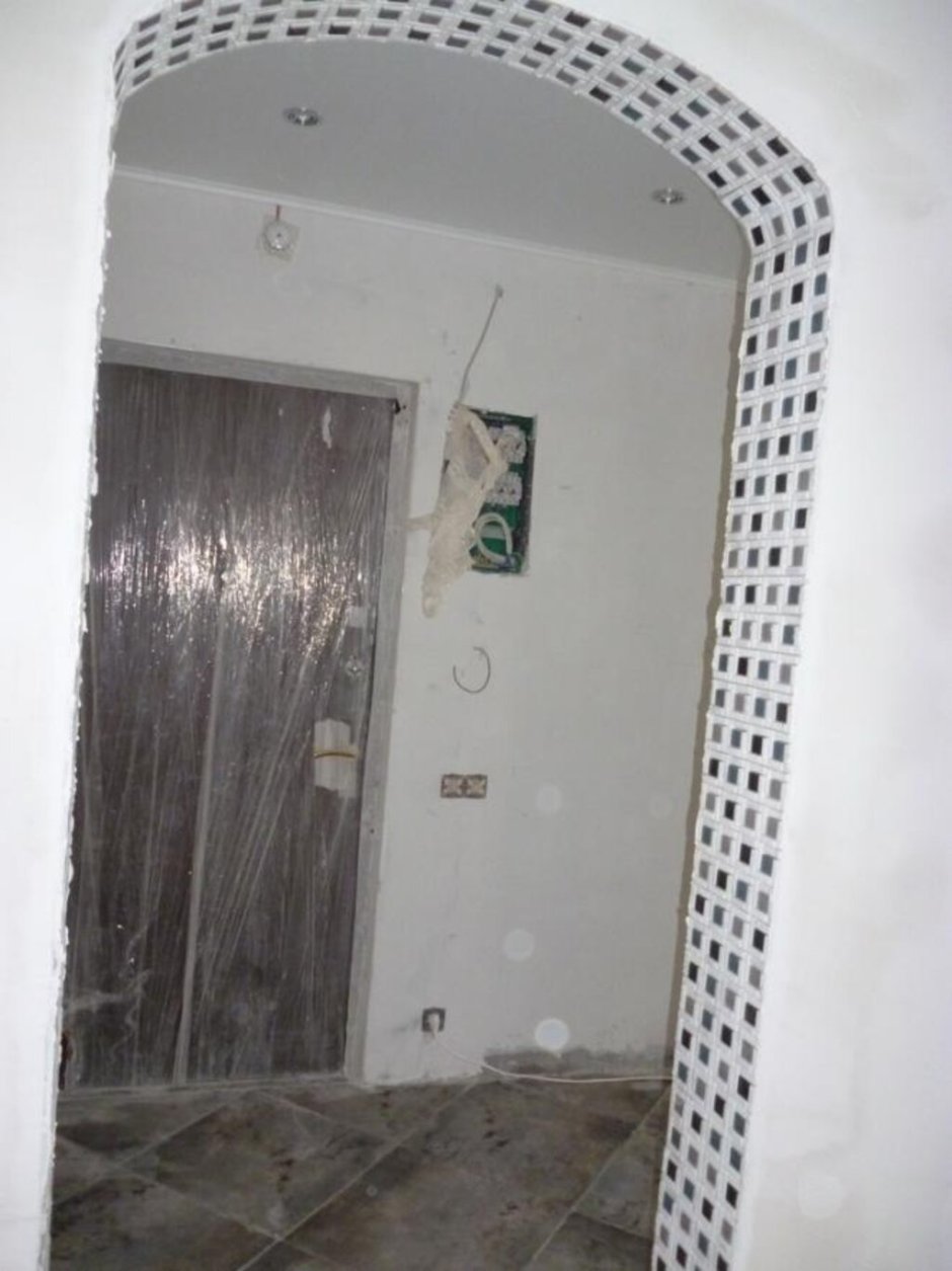 Отделка дверных проемов мозаикой