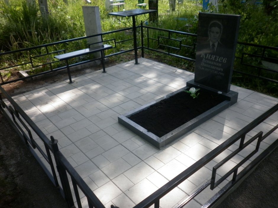 Благоустройство могил тротуарной плиткой