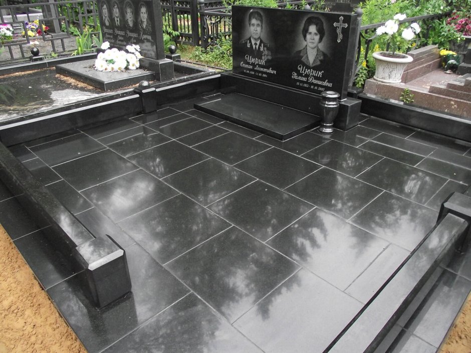 Керамогранитная плитка на кладбище