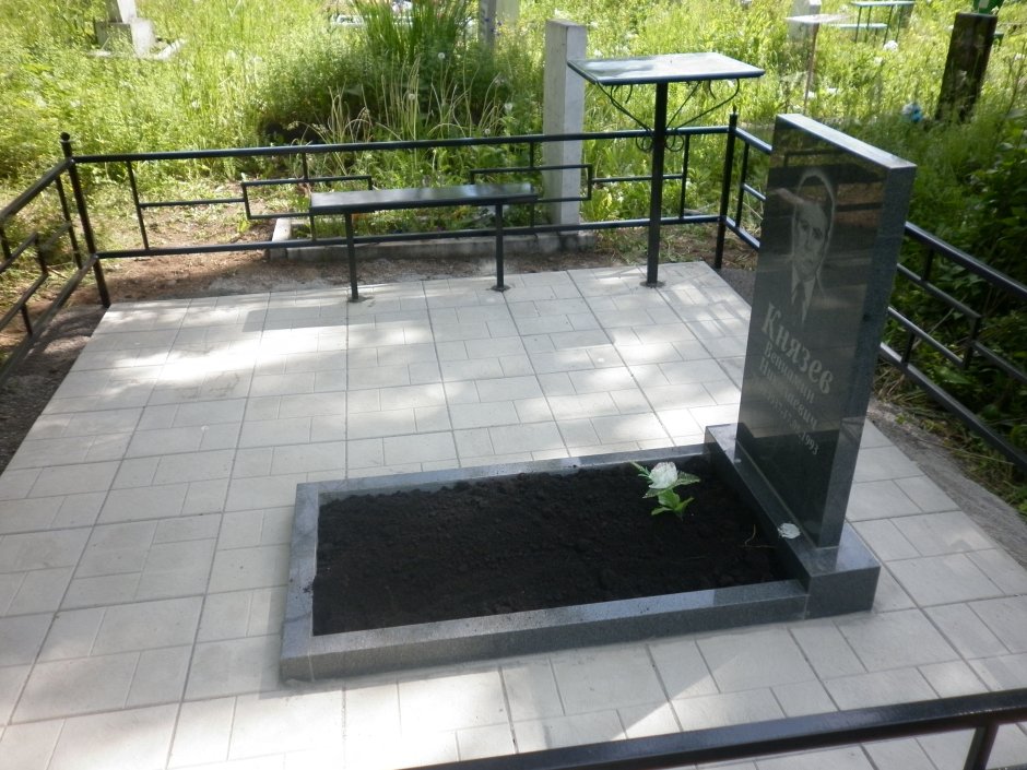 Благоустройство могил керамогранитной плиткой