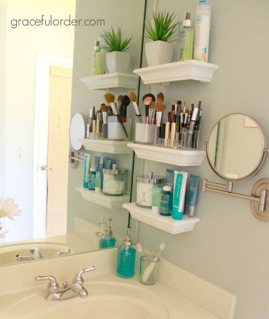 Полочка над умывальником для косметики