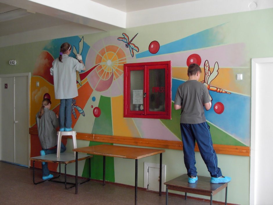 Стены в школе