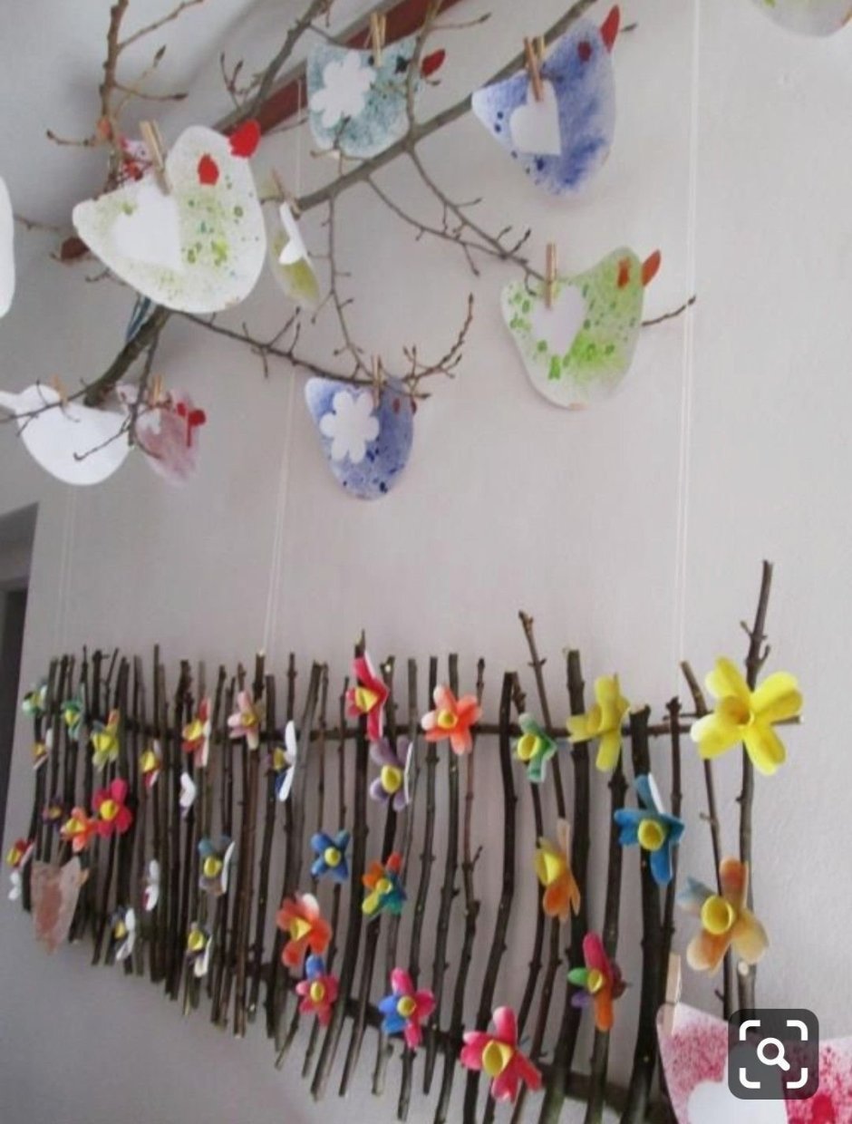 Украшение стены в детском саду Весна