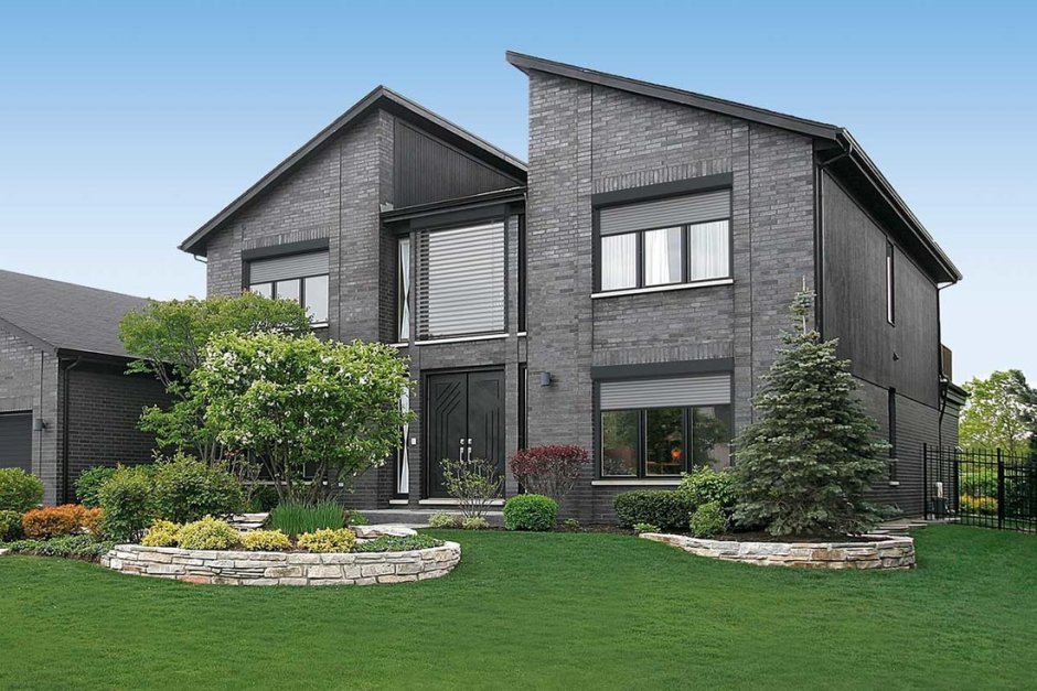 Серый фасад