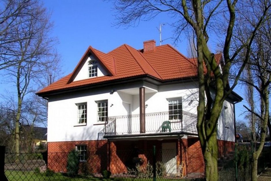 Дачный дом терракотового цвета