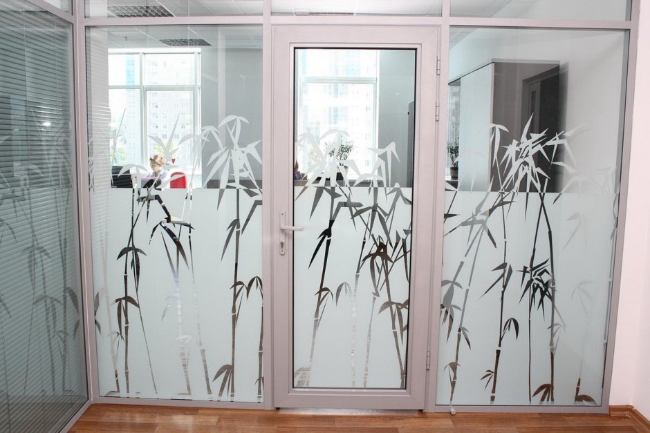 Декоративная пленка на дверь