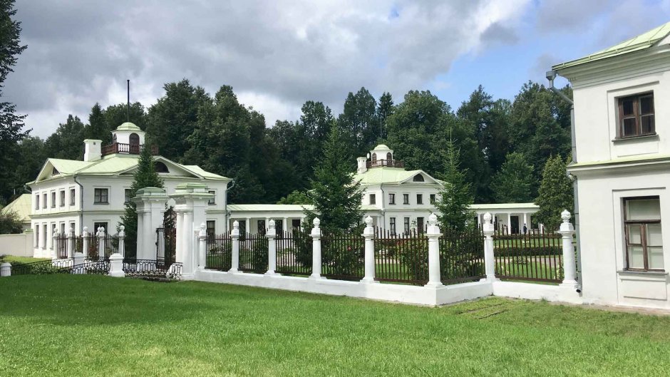 Усадьба Середниково флигель