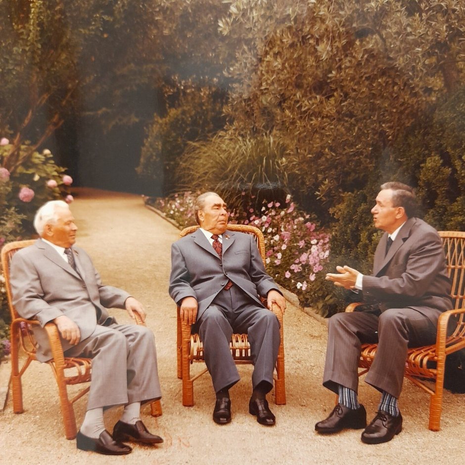 К.У Черненко на посту генерального секретаря ЦК КПСС сменил