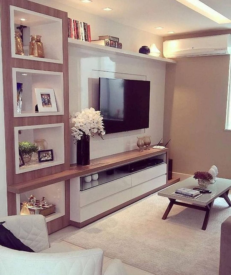 Полки вокруг телевизора