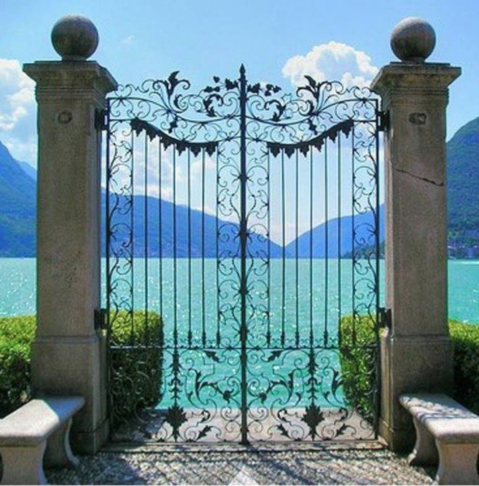 Арки на озере Комо