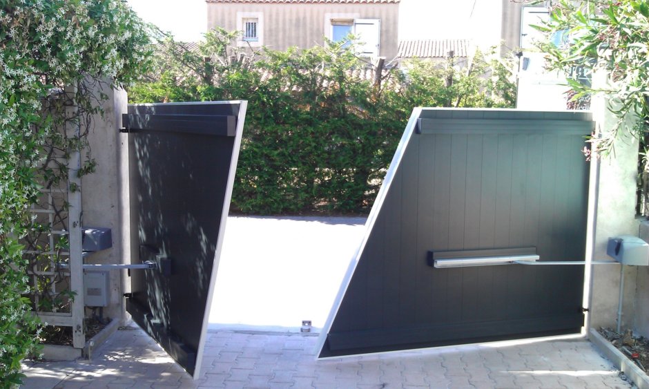 Необычные складные ворота