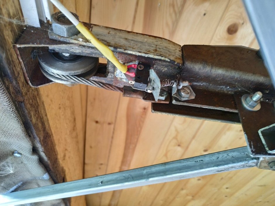 Самодельный привод для распашных ворот с электроприводом