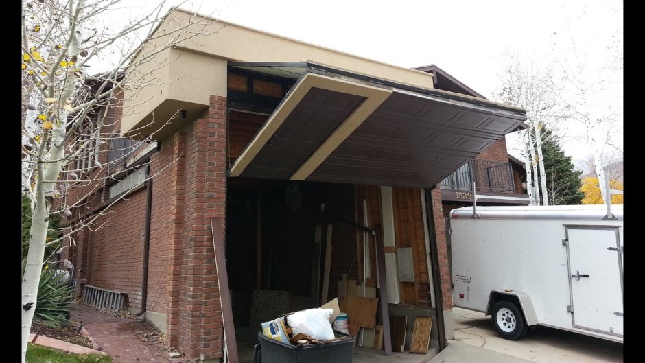 Подъемно складные ворота для гаража