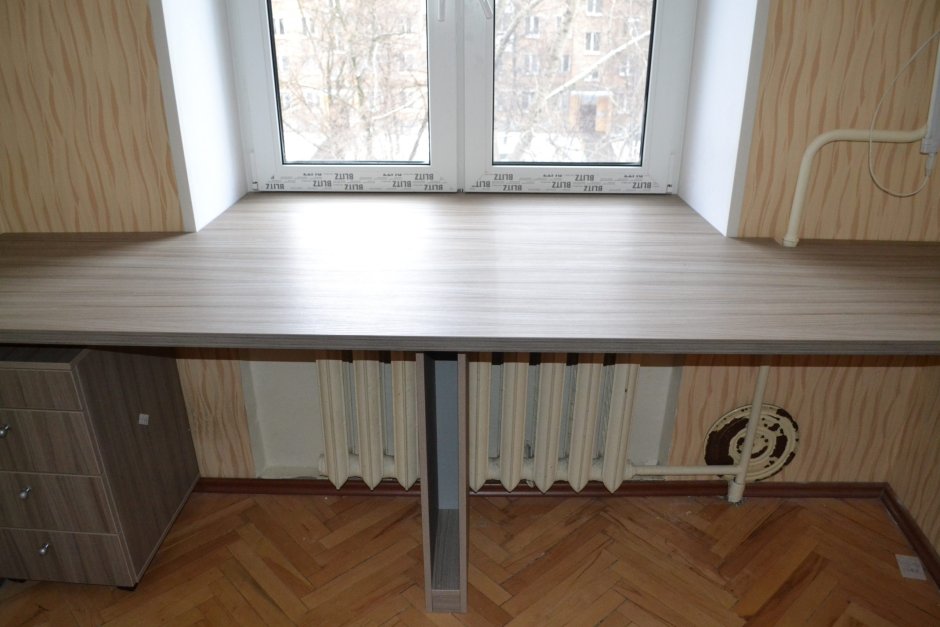 Столешница встроенная в подоконник