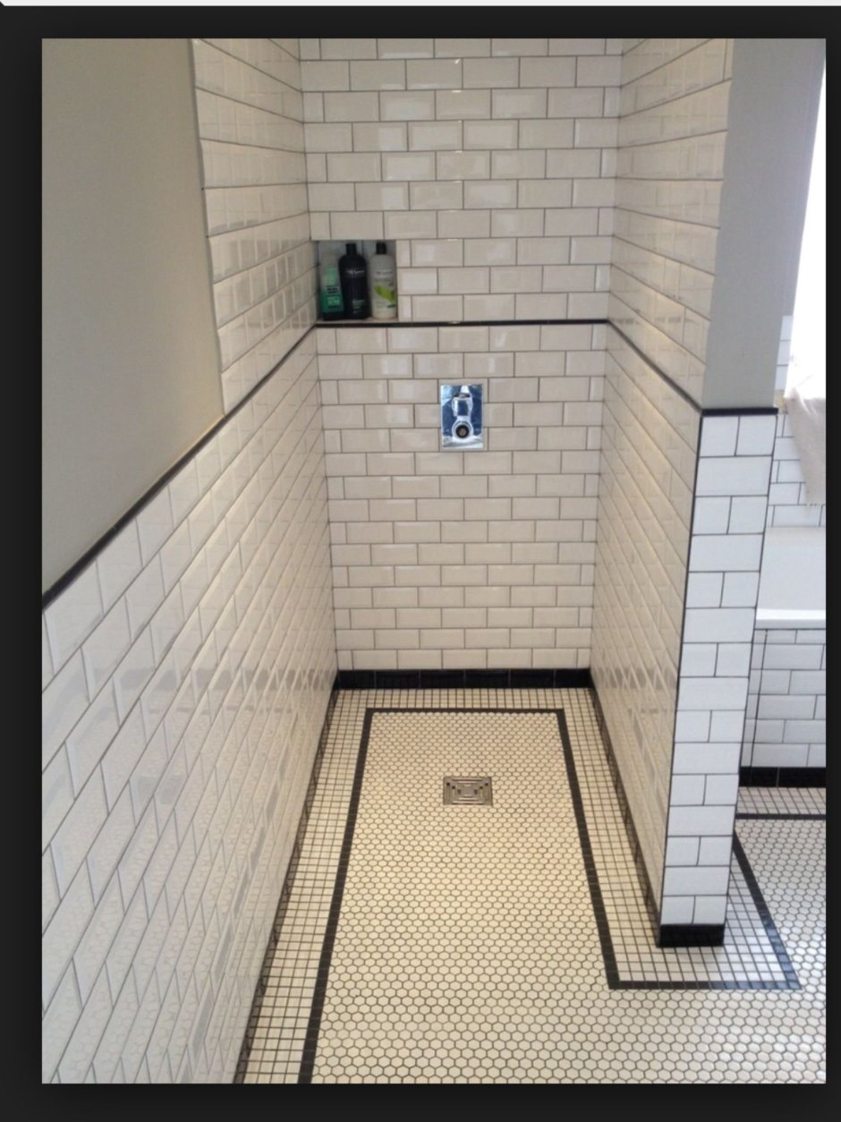 Душевая кабина из кирпича и кафеля