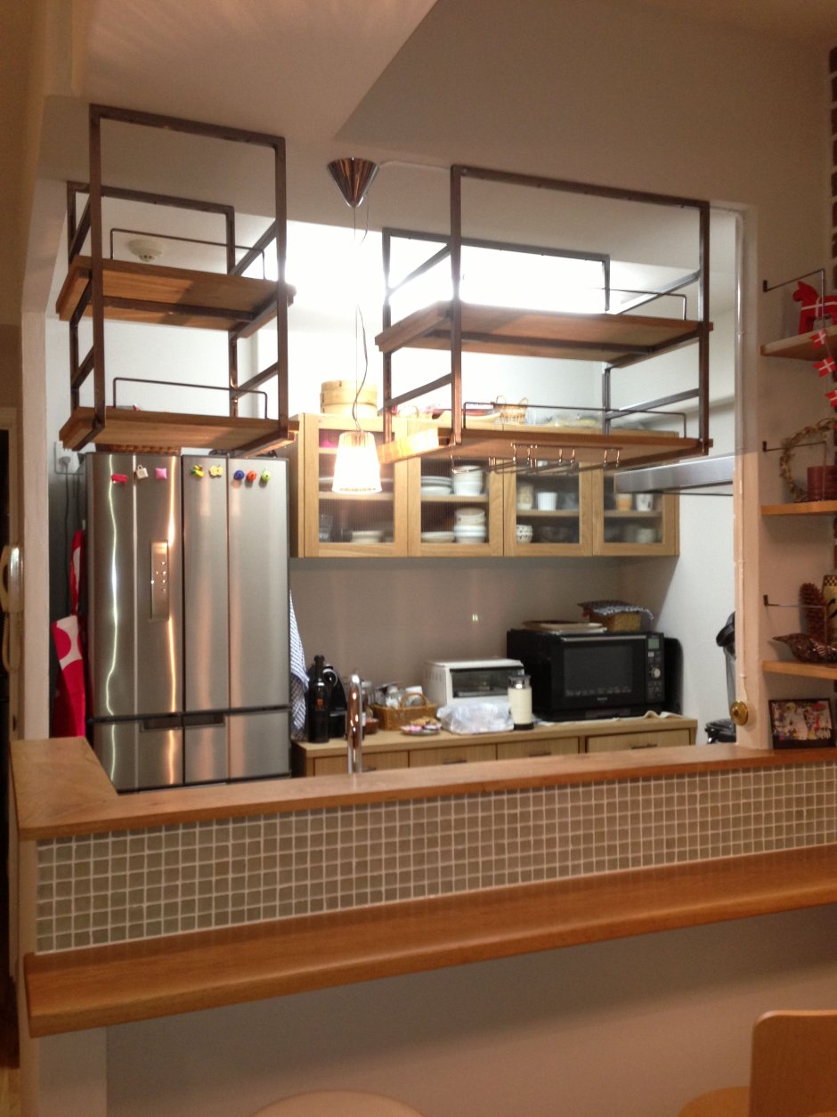 Потолочный барный стеллаж