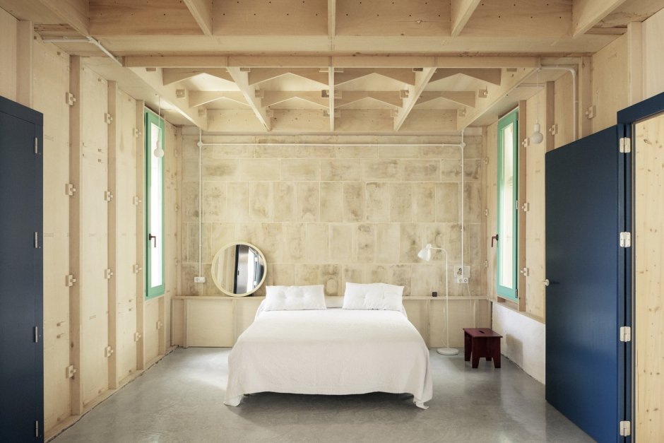 Отделка стен фанерой