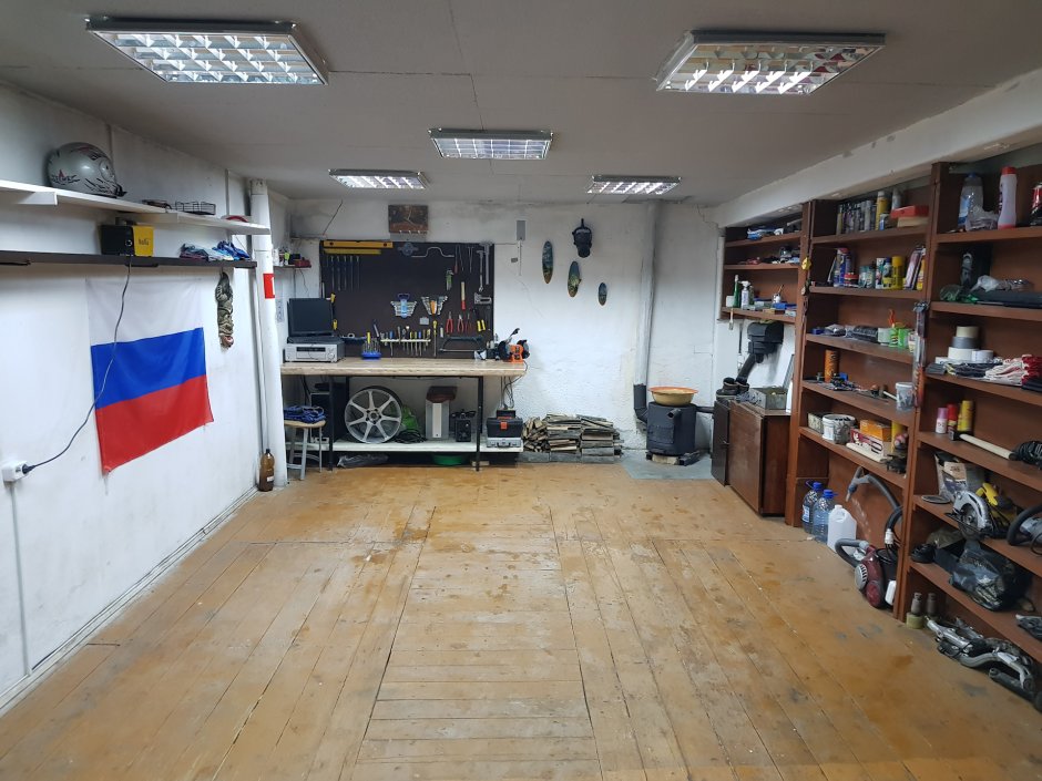 Интерьер гаража внутри