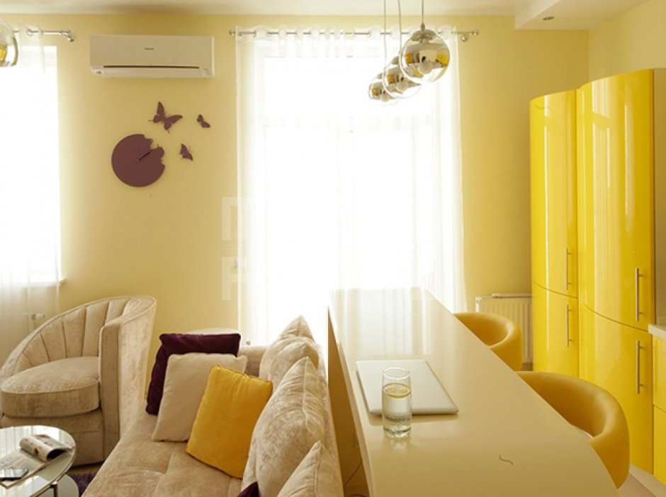 Кухня гостиная в желтых тонах