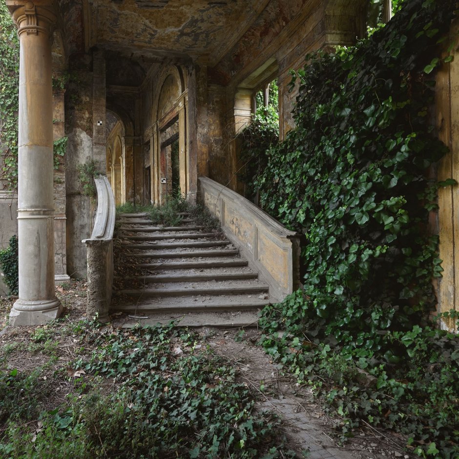 Заброшенный дворец в Испании принца Саида Хасима