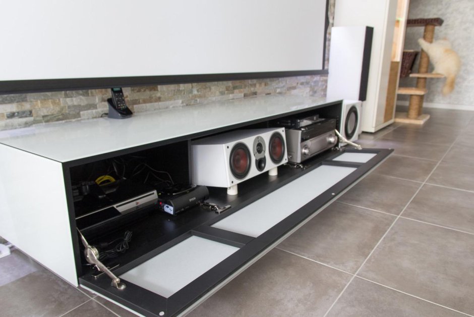 Тумба под телевизор с акустической системой