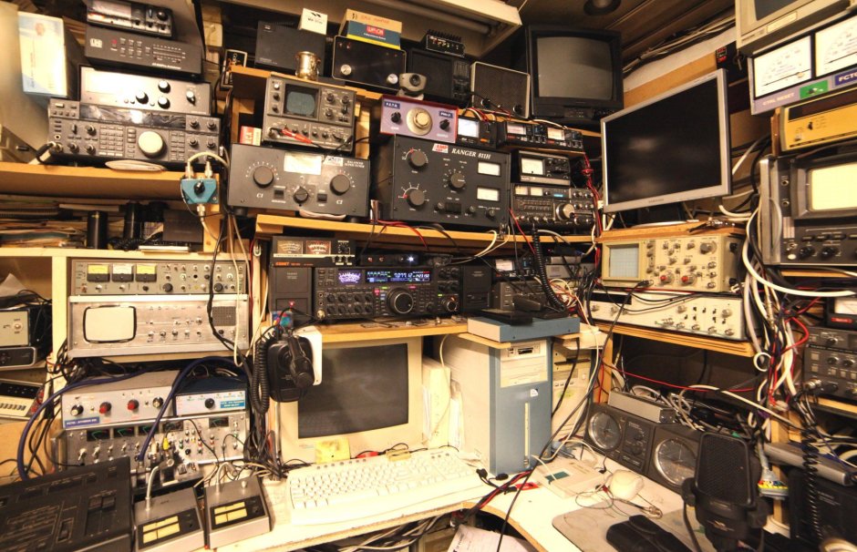 Уголок радиолюбителя