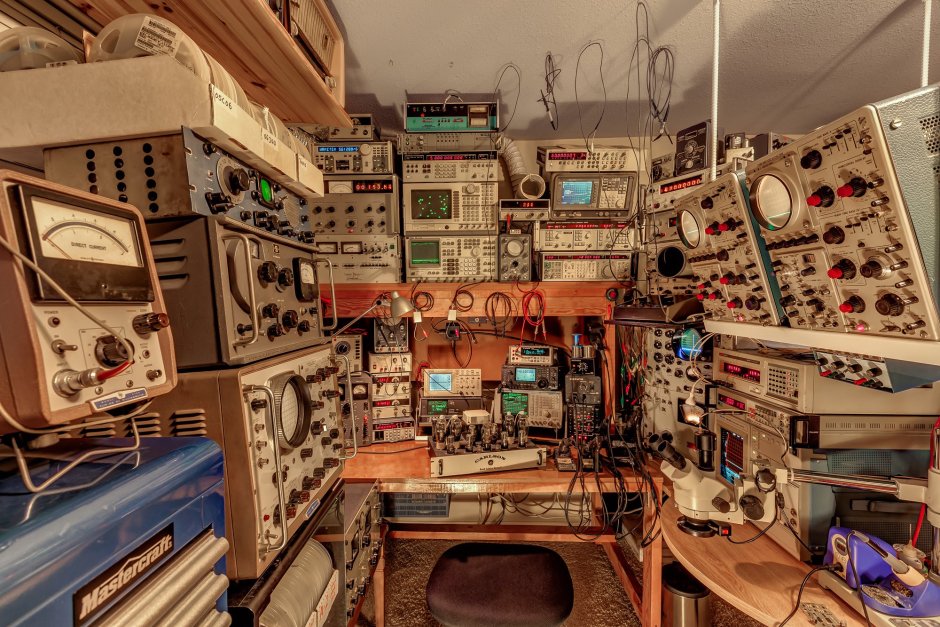 Рабочее место радиолюбителя