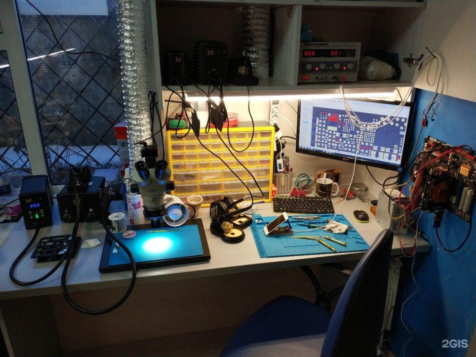 Рабочее место для ремонта электроники