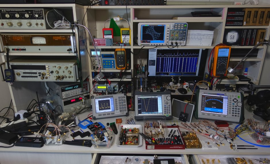 Рабочее место радиолюбителя